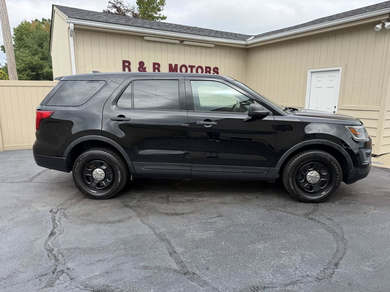 Used 2017 Ford Explorer 4WD Police Interceptor image 2