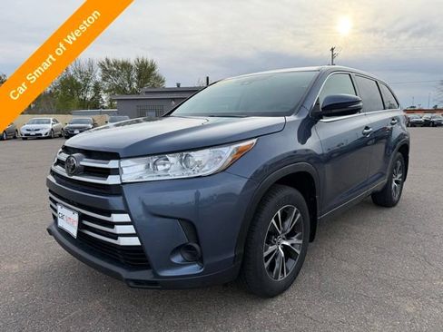 Used 2017 Toyota Highlander LE AWD/4WD image 1