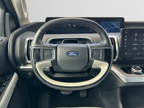 Used 2025 Ford Expedition Max Platinum w/ Driver's Package AWD/4WD image 11