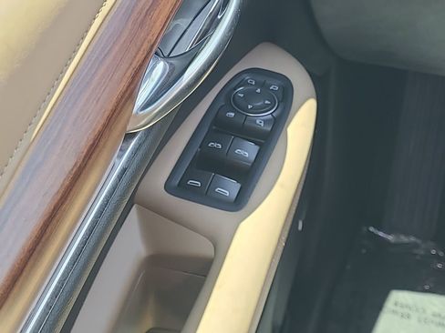 Used 2019 Cadillac XT5 Platinum AWD/4WD image 20