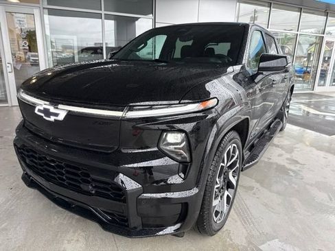 Used 2025 Chevrolet Silverado EV RST w/ LPO, Dark Package RST AWD/4WD image 2
