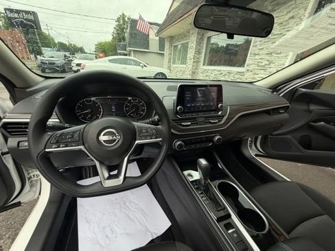 Used 2023 Nissan Altima 2.5 SV AWD/4WD image 17