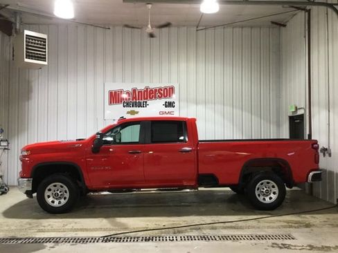 Used 2025 Chevrolet Silverado 3500 W/T image 2