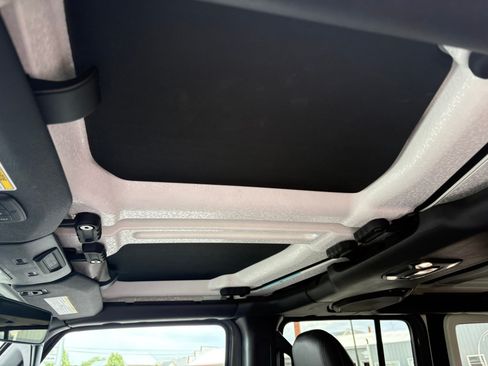 Used 2020 Jeep Wrangler Unlimited Rubicon w/ Quick Order Package 28Y Recon AWD/4WD image 23