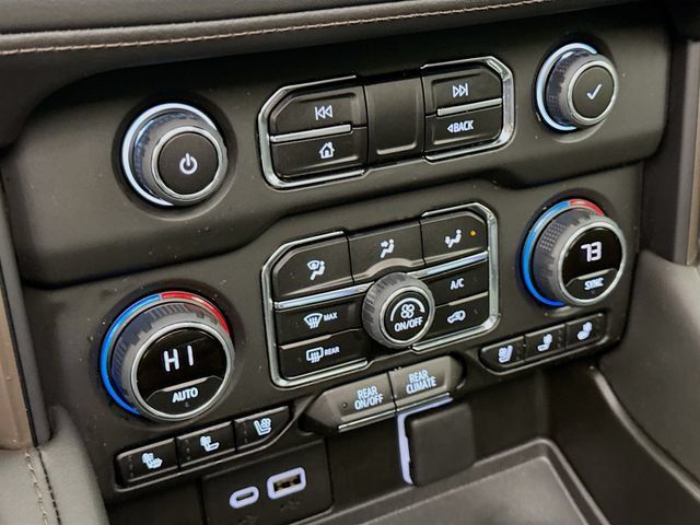 Used 2023 Chevrolet Tahoe High Country AWD/4WD image 18