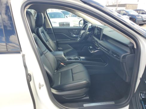 Certified 2023 Lincoln Corsair AWD w/ Equipment Group 101A image 9