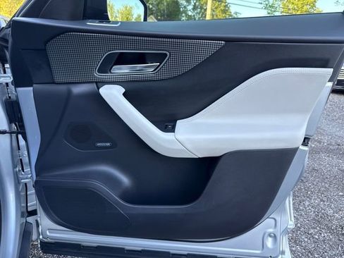 Used 2017 Jaguar F-PACE First Edition AWD/4WD image 25
