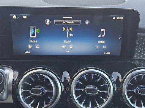 Certified 2025 Mercedes-Benz GLB 250 4MATIC image 17