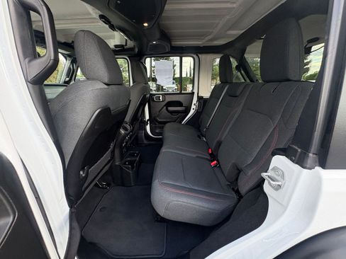 Used 2025 Jeep Wrangler Unlimited Rubicon AWD/4WD image 24