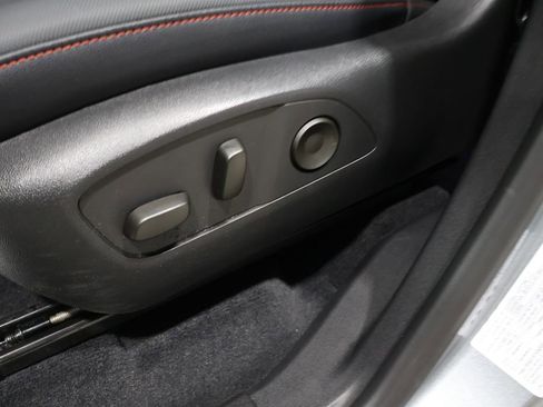 Used 2025 Chevrolet Traverse Z71 image 13