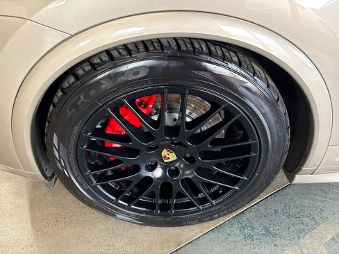 Used 2016 Porsche Cayenne GTS AWD/4WD image 29