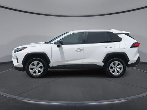 Used 2024 Toyota RAV4 LE FWD image 5