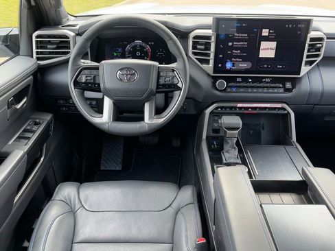 Used 2026 Toyota Tundra Platinum image 10