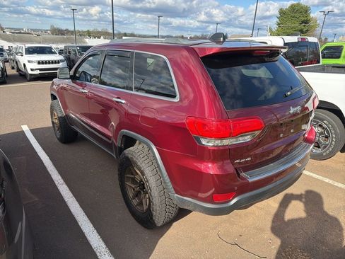 Used 2018 Jeep Grand Cherokee Limited image 3