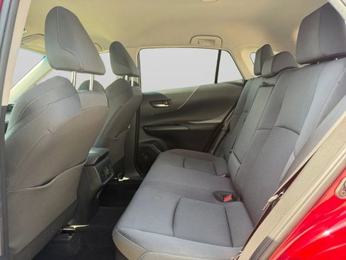 Used 2021 Toyota Venza LE image 28