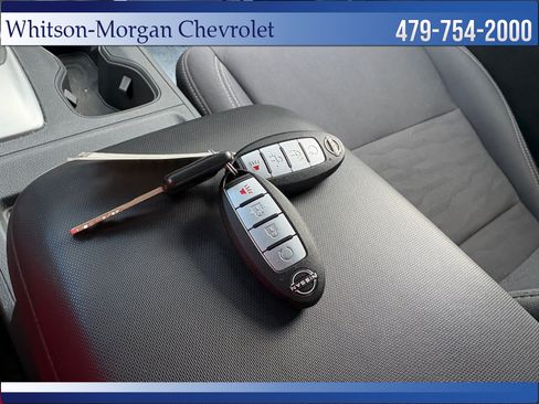Used 2022 Nissan Frontier SV AWD/4WD image 18