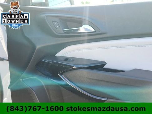 Used 2024 Chevrolet Trax LT w/ Sunroof Package FWD image 21