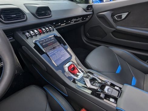 Used 2024 Lamborghini Huracan EVO image 29