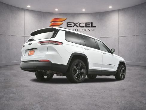 Used 2023 Jeep Grand Cherokee L Laredo AWD/4WD image 46