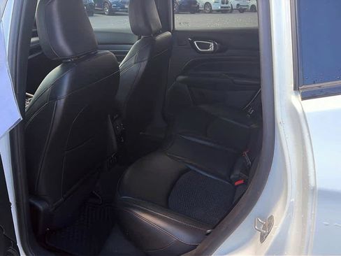 Used 2022 Jeep Compass Latitude w/ Sun and Sound Group AWD/4WD image 17