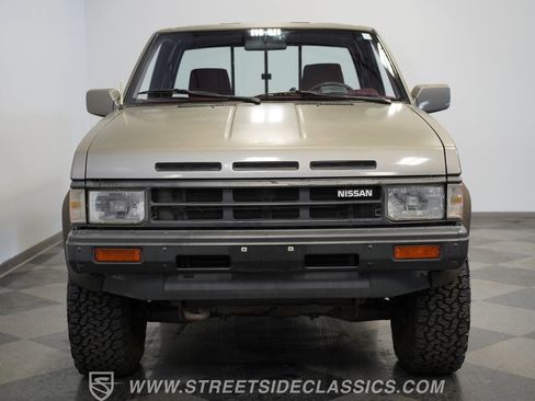 Used 1989 Nissan Pickup 4x4 King Cab V6 image 18