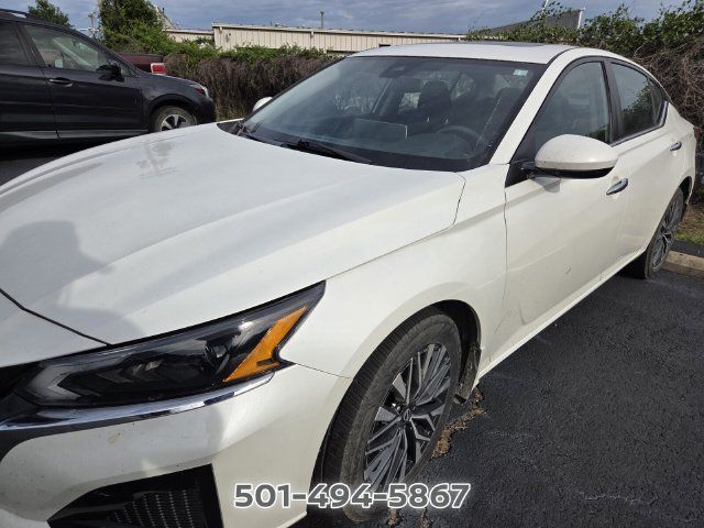 Used 2023 Nissan Altima 2.5 SV w/ SV Premium Package AWD/4WD image 10