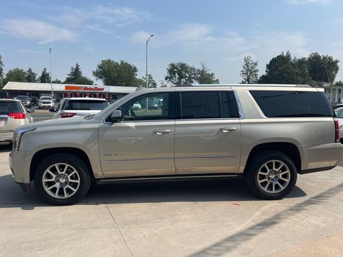 Used 2017 GMC Yukon XL Denali w/ Open Road Package AWD/4WD image 4