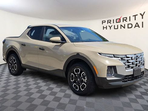 Used 2024 Hyundai Santa Cruz SE AWD/4WD image 3
