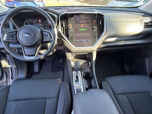 Used 2024 Subaru Ascent Premium w/ Convenience Package image 18