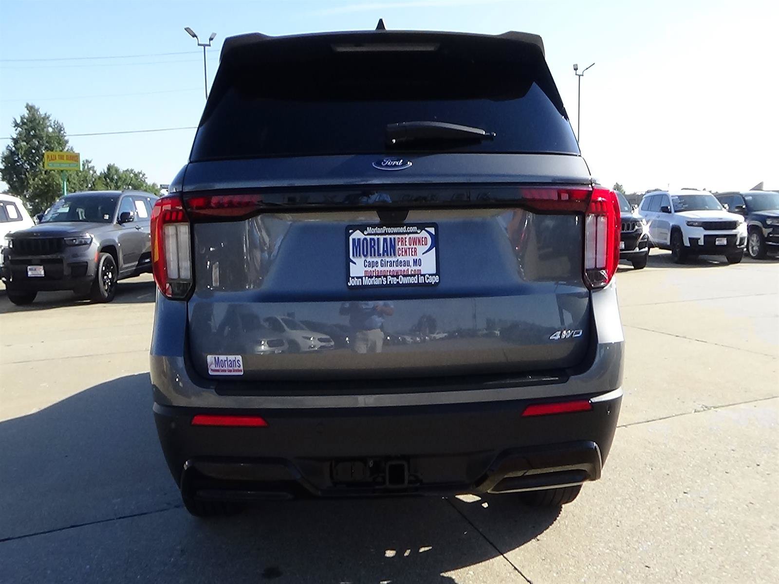Used 2025 Ford Explorer ST-Line w/ ST-Line Street Pack AWD/4WD image 6
