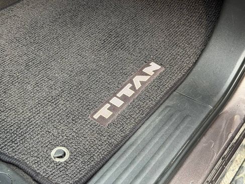 Used 2017 Nissan Titan SV AWD/4WD image 17