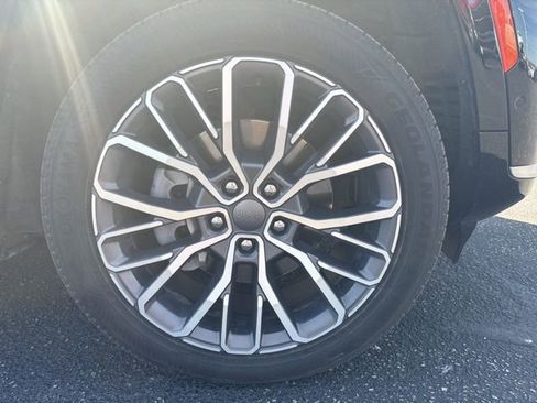 Used 2023 Jeep Grand Cherokee L Summit image 2