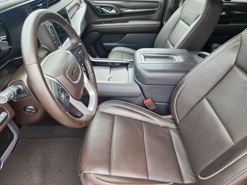 Used 2024 GMC Yukon XL Denali AWD/4WD image 7