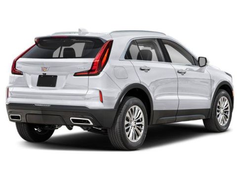 Used 2024 Cadillac XT4 Luxury AWD/4WD image 2