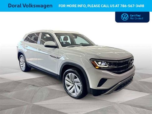 Certified 2022 Volkswagen Atlas Cross Sport SE image 2