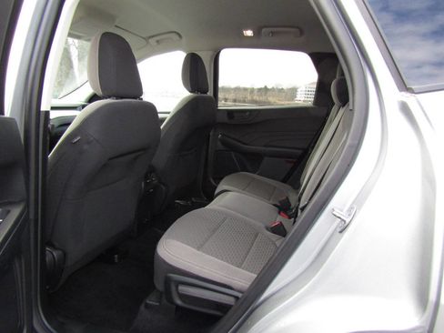 Used 2022 Ford Escape SE image 12
