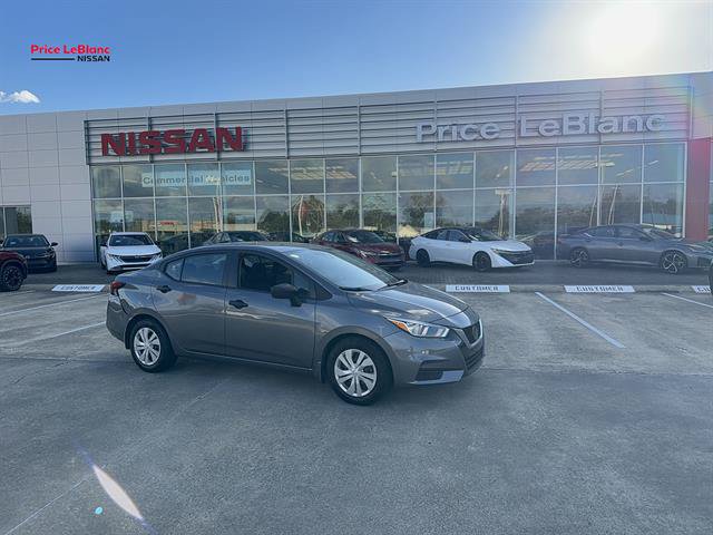 Used 2020 Nissan Versa S FWD image 1