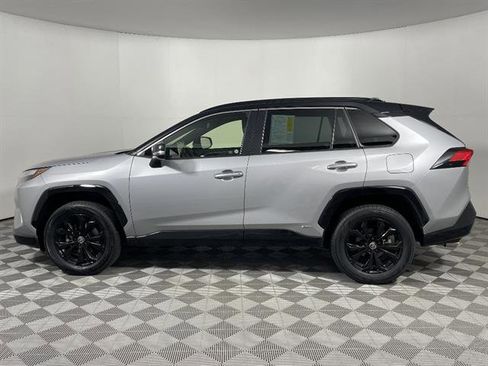 Certified 2022 Toyota RAV4 XSE w/ XSE Grade Weather Package AWD/4WD image 4