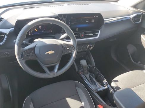 Used 2024 Chevrolet TrailBlazer LT w/ Driver Confidence Package FWD image 10