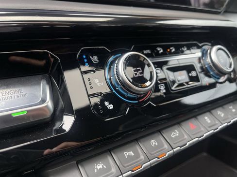 Used 2022 GMC Sierra 1500 AT4X image 37