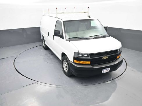 Used 2020 Chevrolet Express 2500 image 22
