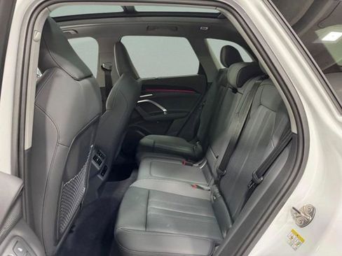 Used 2025 Audi Q5 Prestige AWD/4WD image 9