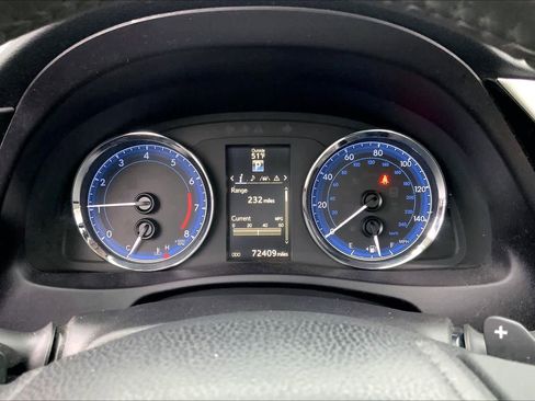 Used 2018 Toyota Corolla SE w/ SE Premium Package image 25