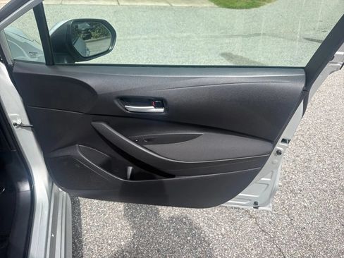 Used 2021 Toyota Corolla LE FWD image 21
