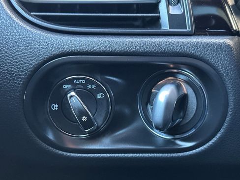 Used 2024 Porsche Macan image 31