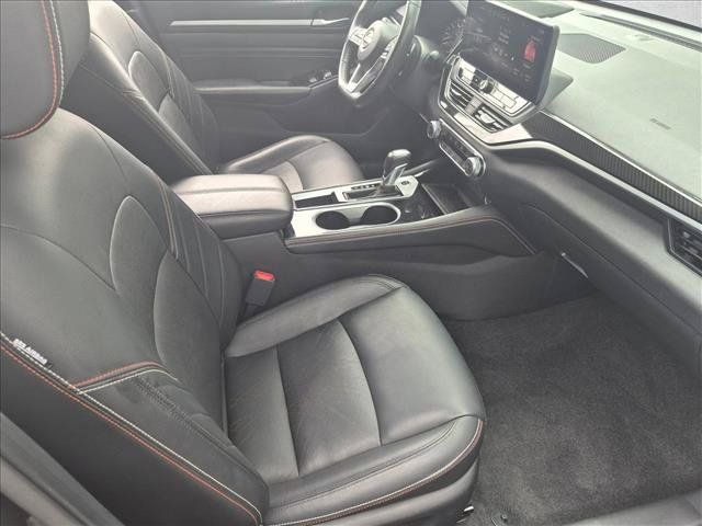 Used 2023 Nissan Altima 2.5 SR w/ SR Premium Package FWD image 19