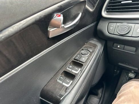 Used 2017 Kia Sorento AWD w/ LX Convenience Package image 42