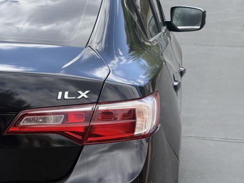 Used 2017 Acura ILX FWD image 21