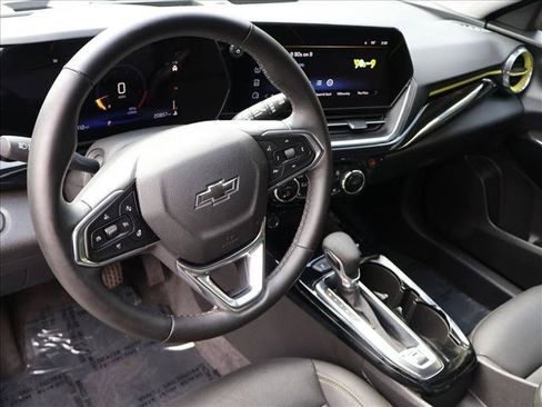 Used 2025 Chevrolet Trax ACTIV w/ Driver Confidence Package FWD image 12