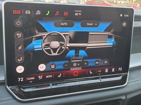 New 2026 Volkswagen Tiguan SE FWD image 28